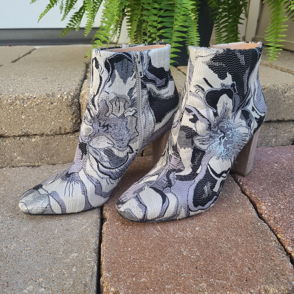 Pour La Victoire Booties